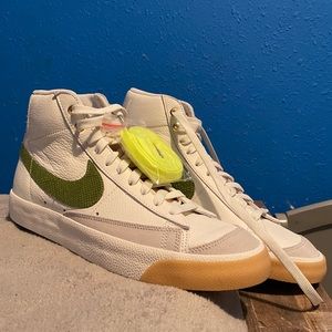 Nike Blazer Mid 77 Asparagus
